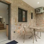 Sokol Stone House بيت ضيافة Vlikhón