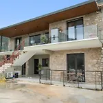 Sokol Stone House Vlikhón