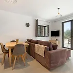 بيت ضيافة Sokol Stone House Vlikhón