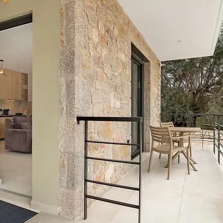 Sokol Stone House Pensión