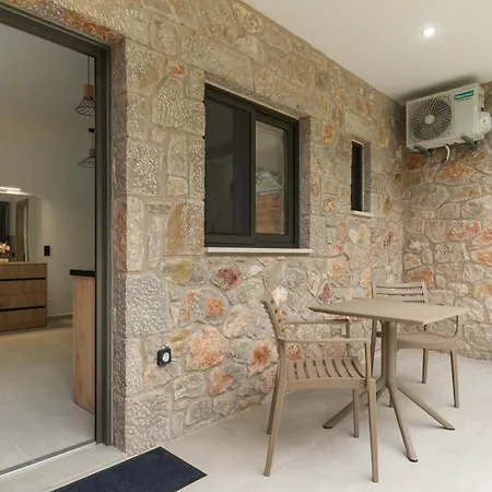 Sokol Stone House 게스트하우스 3*